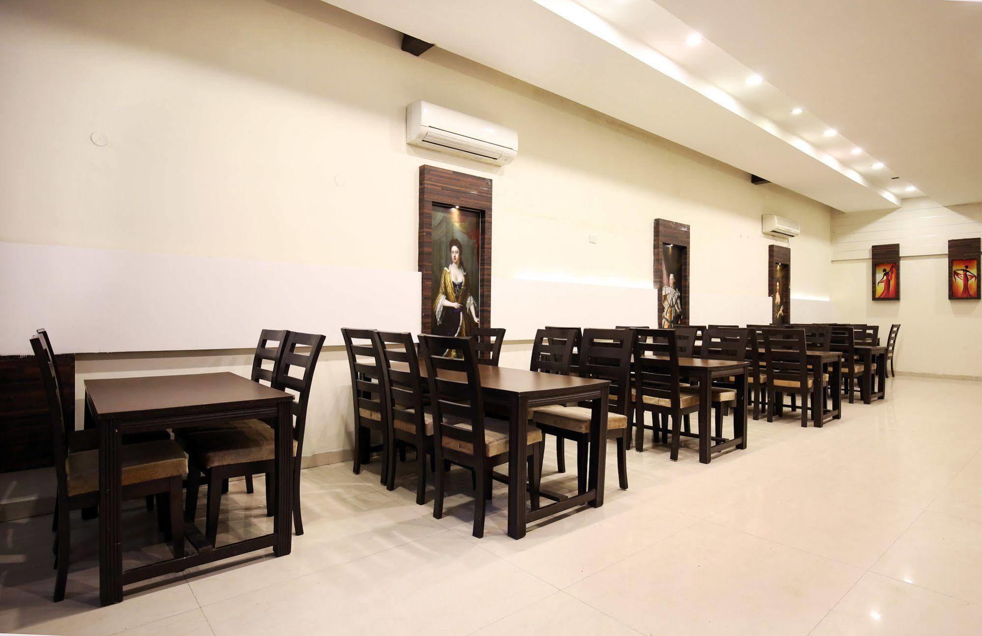 Hotel Mm Yellowuds Amritsar Exterior foto